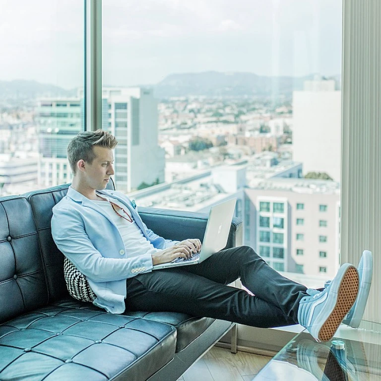 How to Effectively Glean Insights from Competitors
